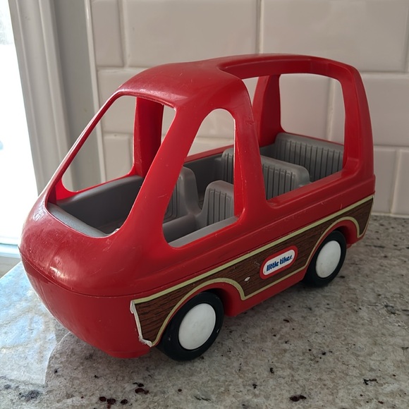 Vintage 90s Little Tikes red family van with wood paneling - Picture 1 of 5